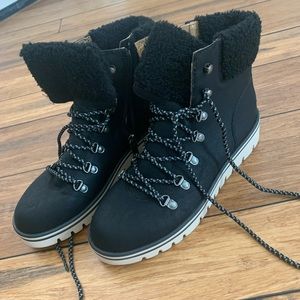 Susima Black Winter Booties